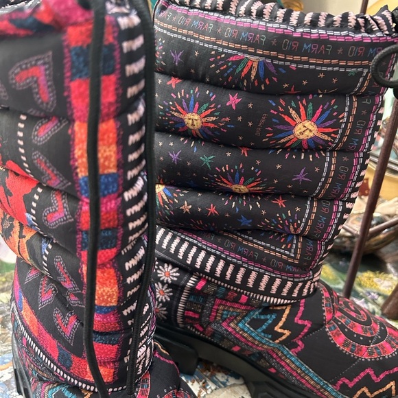 FARM RIO Scarf Chunky Lug Sole Tall Puffer Boot Bright Multicolor *9.5*Like New - Picture 4 of 16
